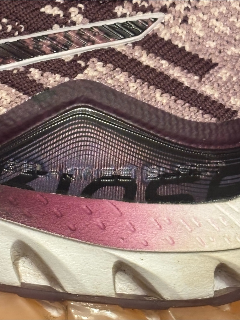 Women’s ASICS Gel-Kinsei Blast, 8.5 - Picture 8 of 9